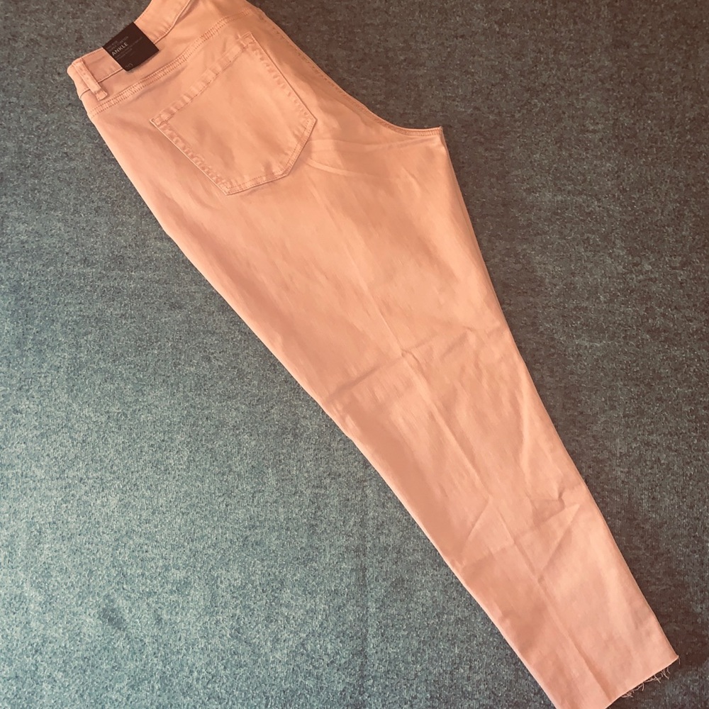 Lane Bryant Mid Rise Super Stretch Ankle Pant